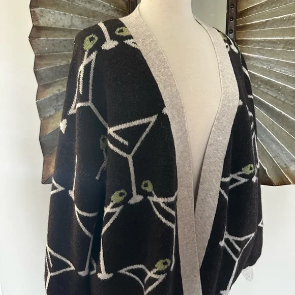 New with Tag Anthropologie Bel Kazan Cardigan with Martini Design One Size - Picture 10 of 14